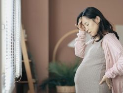 Hindari 7 Cara Ini Saat Sakit Kepala saat Hamil, Bisa Berisiko bagi Jantung Janin! Hindari 7 Cara Ini Saat Sakit Kepala saat Hamil, Bisa Berisiko bagi Jantung Janin!