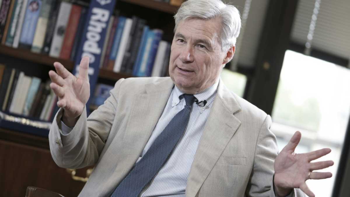 US Senator Warns of Fossil Fuel Coup and Economic Crisis