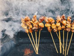 Mengapa Orang Solo Suka Makan Daging Kambing? Ini Asal Usulnya Mengapa Orang Solo Suka Makan Daging Kambing? Ini Asal Usulnya