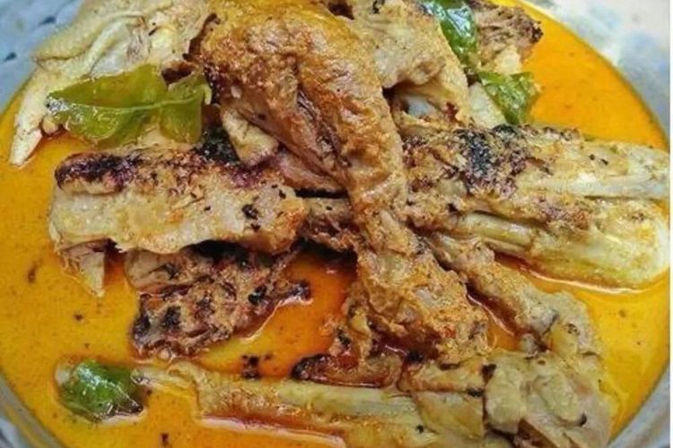 Resep Ayam Lodho Khas Tulungagung: Rasa Gurih dengan Rempah Kaya dan Isi Daun Singkong