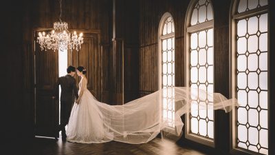 Easy English News: Photo-only Korean Weddings Trend in Japan