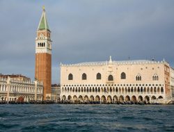 7 Fakta Menarik Venesia, Kota Terapung yang Memikat dan Bersejarah di Italia 7 Fakta Menarik Venesia, Kota Terapung yang Memikat dan Bersejarah di Italia