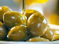 What’s the link between olive oil and gut health?