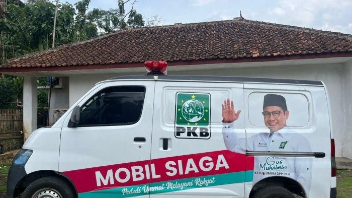 Harap Perhatikan, Daihatsu Gran Max Livery Cak Imin Segera Dicegat dan Dilaporkan ke Polisi