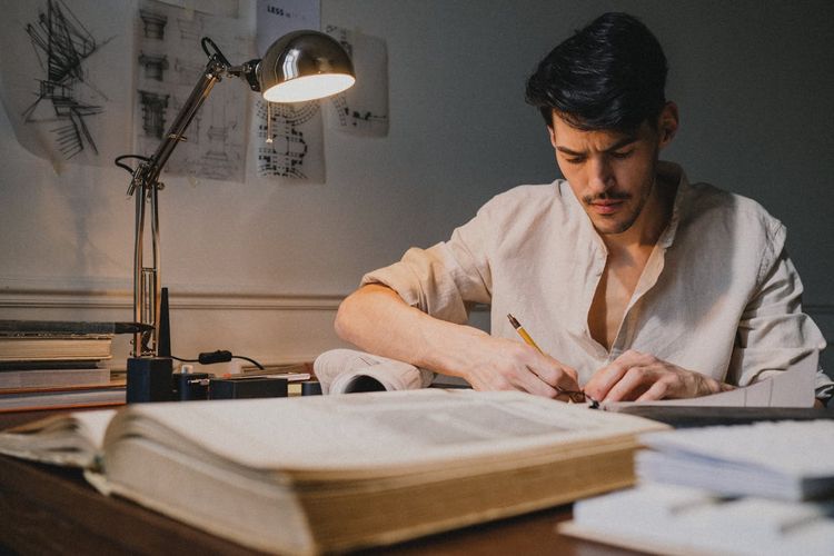 Semangat Kerja! 5 Zodiak Ini Akan Meraih Pekerjaan Idaman
