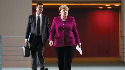 Netanyahu Pushes for Firing of Merkel’s Advisor, Probe Reveals