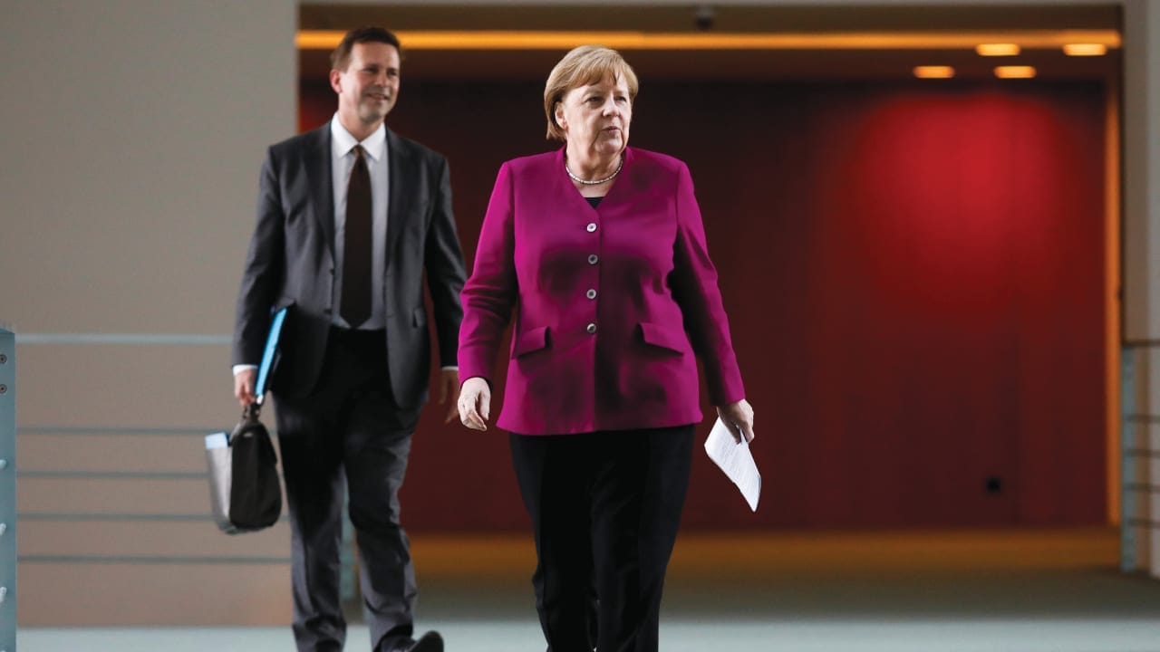 Netanyahu Pushes for Firing of Merkel’s Advisor, Probe Reveals