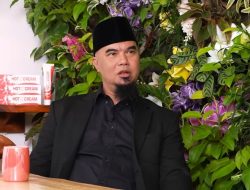 Ahmad Dhani Emosi, Netizen Kirim Pesan ke Putrinya dengan Kata-Kata Kasar Ahmad Dhani Emosi, Netizen Kirim Pesan ke Putrinya dengan Kata-Kata Kasar