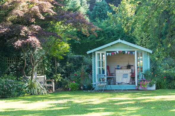 Top way to water your lawn during a hosepipe ban