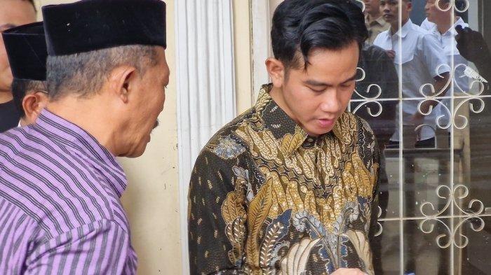 Wapres Gibran Tangani Banjir Ciledug: 5 Menit di Tanggul, Kunjungi 10 Rumah Warga