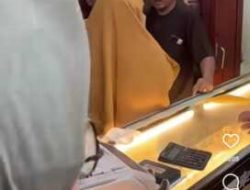 Video Viral: Wanita Tukar Emas Palsu dengan Emas Asli di Toko Emas Barabai Video Viral: Wanita Tukar Emas Palsu dengan Emas Asli di Toko Emas Barabai