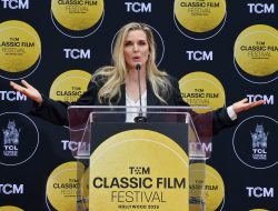 Michelle Pfeiffer Criticizes FDA-Approved Food Tech Backed by Bill Gates Michelle Pfeiffer Criticizes FDA-Approved Food Tech Backed by Bill Gates