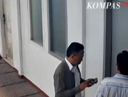 Susno Duadji Curiga pada Sosok Ini, CCTV Terekam di Depan Kamar Arya Daru: Insya Allah Terungkap Susno Duadji Curiga pada Sosok Ini, CCTV Terekam di Depan Kamar Arya Daru: Insya Allah Terungkap