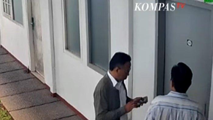 Susno Duadji Curiga pada Sosok Ini, CCTV Terekam di Depan Kamar Arya Daru: Insya Allah Terungkap