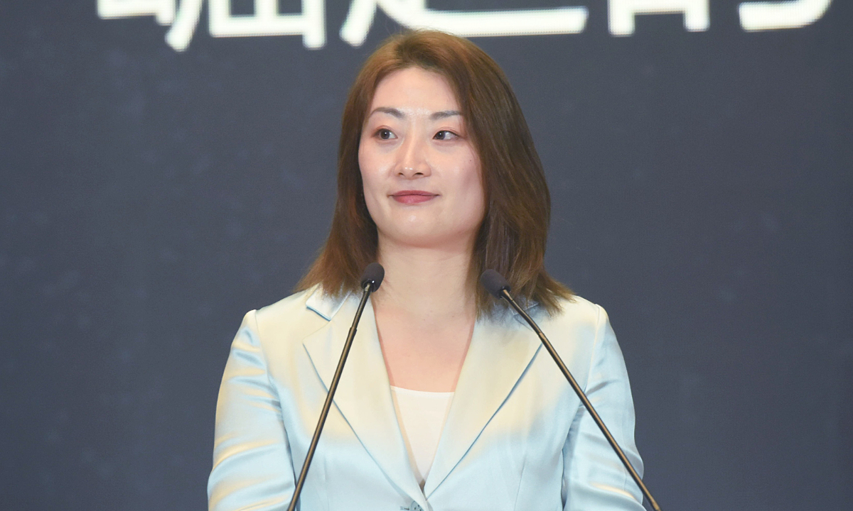 China Beverage Heiress Kelly Zong Sued for B by Alleged Half-Siblings