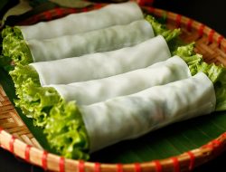 Worst-Rated Vietnamese Dishes: Pho Rolls and Mooncakes Exposed Worst-Rated Vietnamese Dishes: Pho Rolls and Mooncakes Exposed