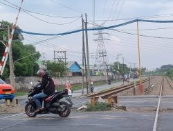 Perbaikan Rel Kaligawe, Pengendara Diimbau Gunakan Jalur Alternatif Perbaikan Rel Kaligawe, Pengendara Diimbau Gunakan Jalur Alternatif