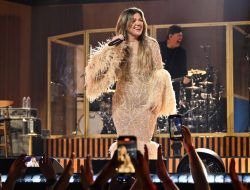 Top 8 Highlights from Kelly Clarkson’s Opening Night in Vegas Top 8 Highlights from Kelly Clarkson’s Opening Night in Vegas