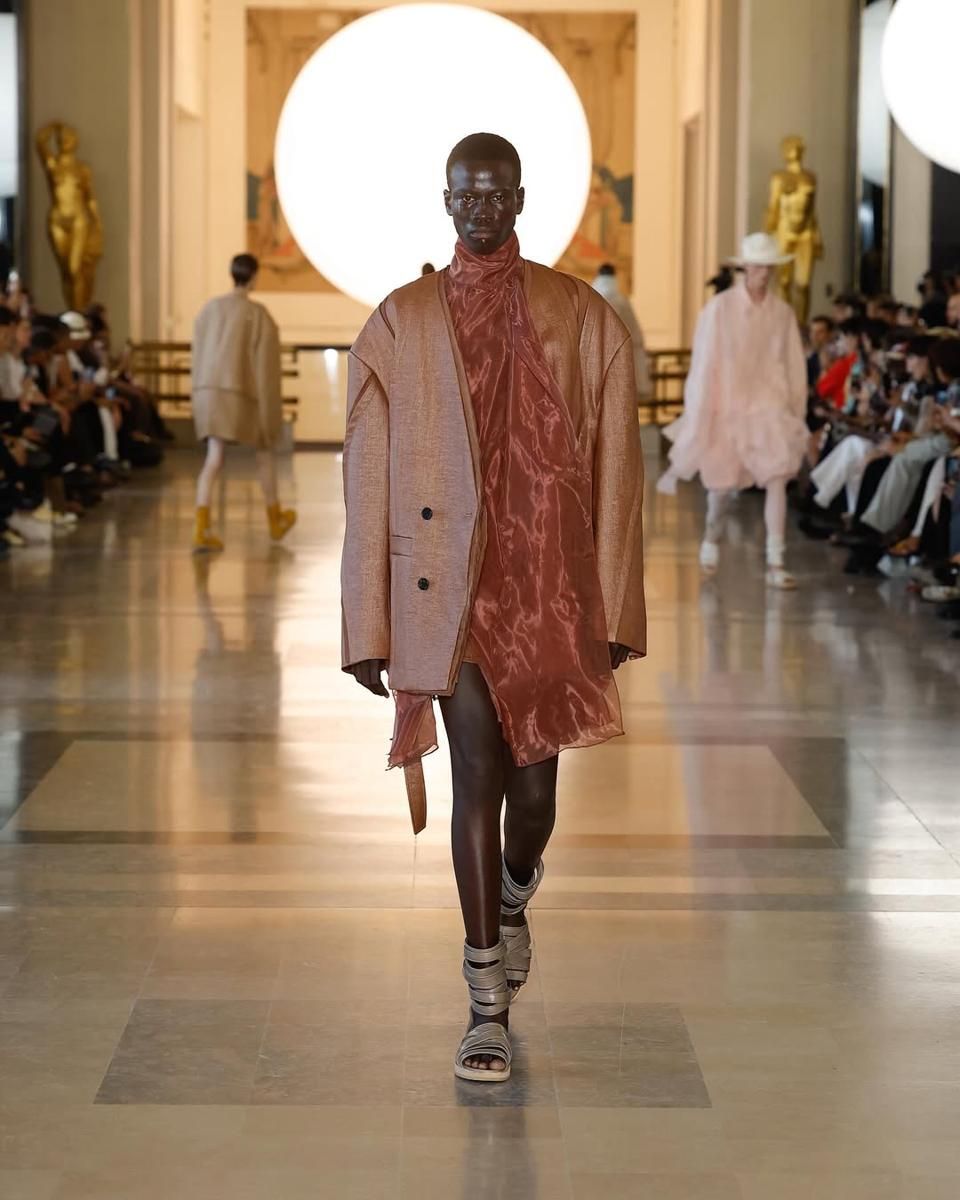 10 Koleksi Songzio S/S 26 di Paris, Karya Seni!