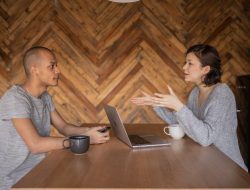 7 Cara Mengatasi Perselisihan dengan Perbedaan Pendapat