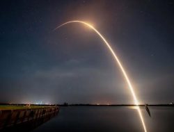 SpaceX Luncurkan 28 Satelit Starlink untuk Konstelasi Orbit Rendah