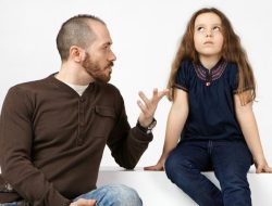 Tips Komunikasi Efektif Orang Tua Saat Anak Emosi