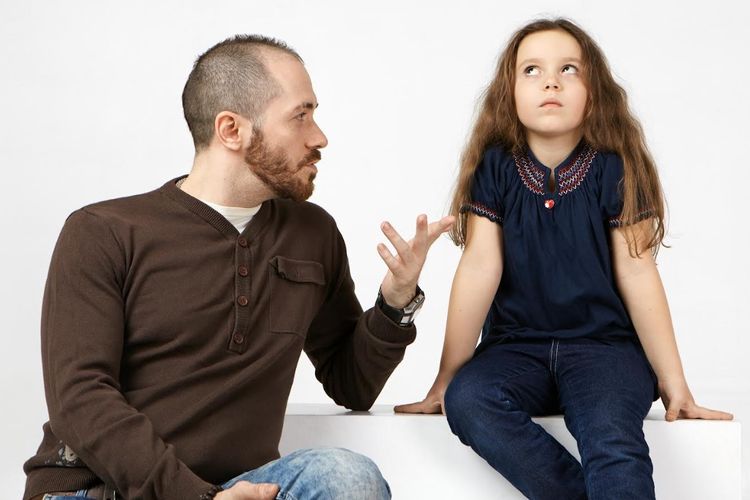 Tips Komunikasi Efektif Orang Tua Saat Anak Emosi