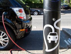 Uber drivers say mayor’s electric levy will slow clean air progress