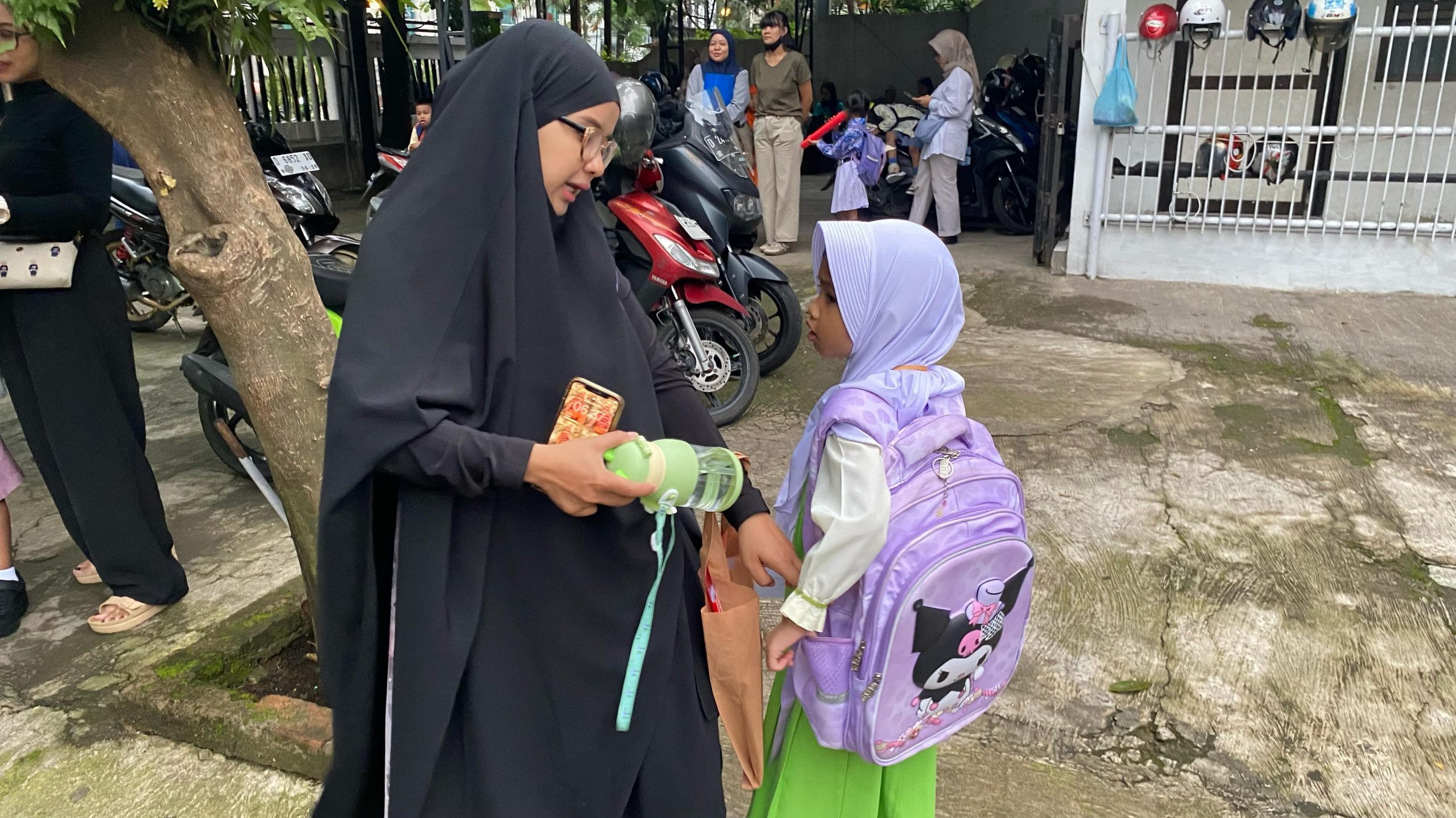 Hari Pertama Sekolah Dimulai Pukul 06.30, Orang Tua Kecewa