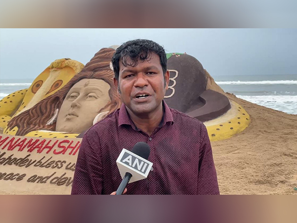 Sudarsan Pattnaik Creates 6 Lord Shiva Sand Sculptures for First Monday of Sawan