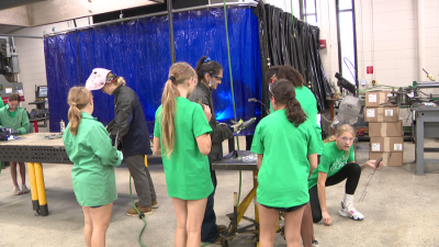 GirlTech at Fox Valley Tech Inspires Girls in STEM
