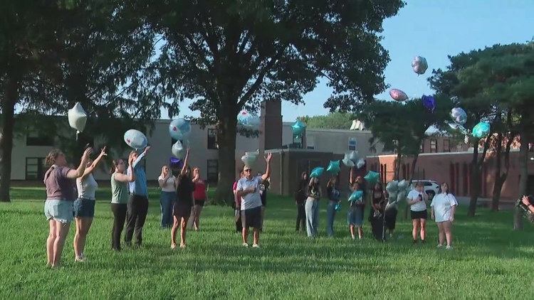 “Never Forget Her”: Family and Students Honor Art Teacher Rachel Prince at Vigil
