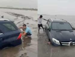 Mercedes Stuck in Sand at Surat’s Dumas Beach | Watch the Fiasco Mercedes Stuck in Sand at Surat’s Dumas Beach | Watch the Fiasco