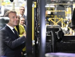 Fact-Check: France’s Working Conditions Among Europe’s Worst