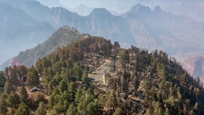 Firefighters Contain 2 Wildfires Near Grand Canyon’s North Rim