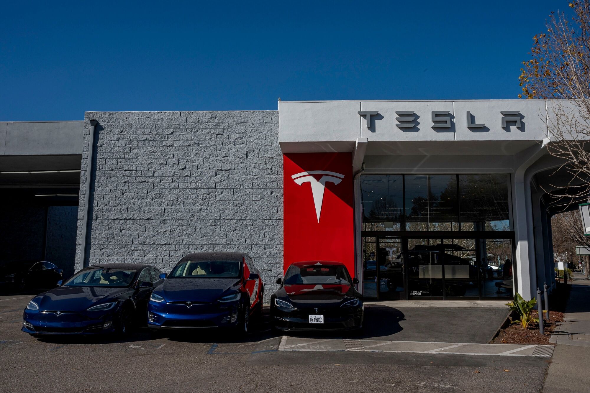 Tesla’s California EV Sales Fall for Seventh Consecutive Quarter