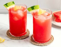 My 2-Ingredient Watermelonade Takes the Pool Party by Storm
