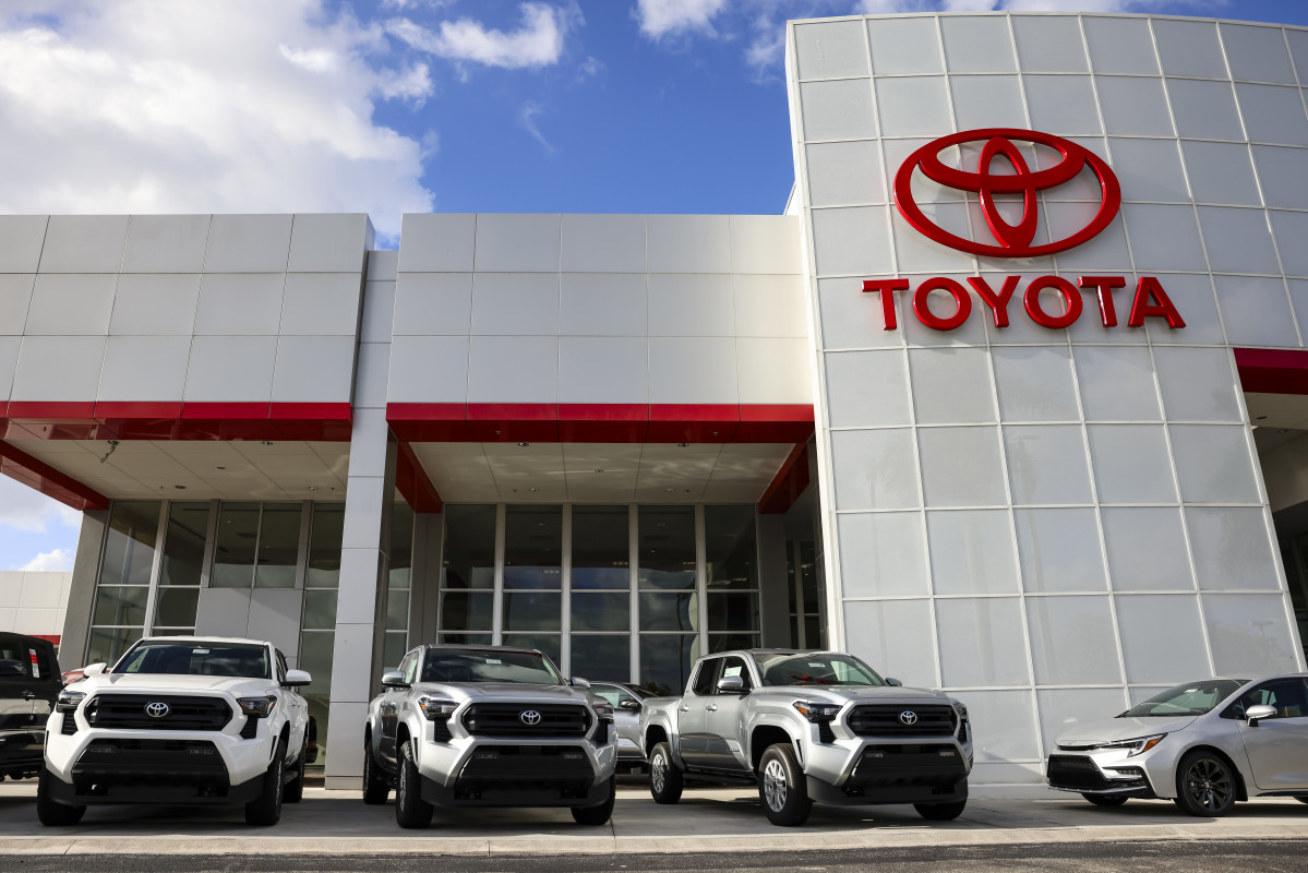 Toyota Q2 Sales Lag Behind Rival in Key Metric – Is Cause for Concern?