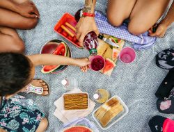 6 Mouthwatering Aldi Dips for Your Summer Picnic