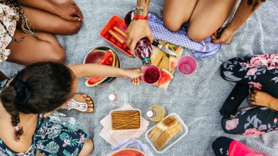 6 Mouthwatering Aldi Dips for Your Summer Picnic