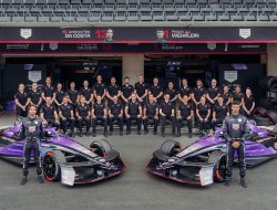 Porsche Seeks Team and Manufacturer Titles at London Finale