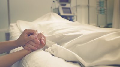 This Doctor’s Warning: Why You Should Never Kiss a Dead Person