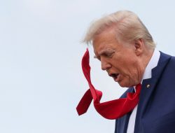 Truth in Writing: Ex-Ethics Chief Warns Trump Truth in Writing: Ex-Ethics Chief Warns Trump