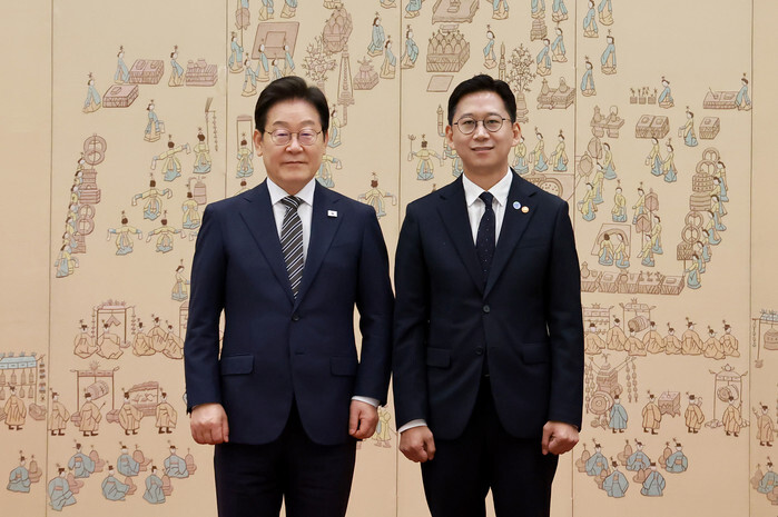 Science Minister Bae Kyung-hoon Science Minister Bae Kyung-hoon