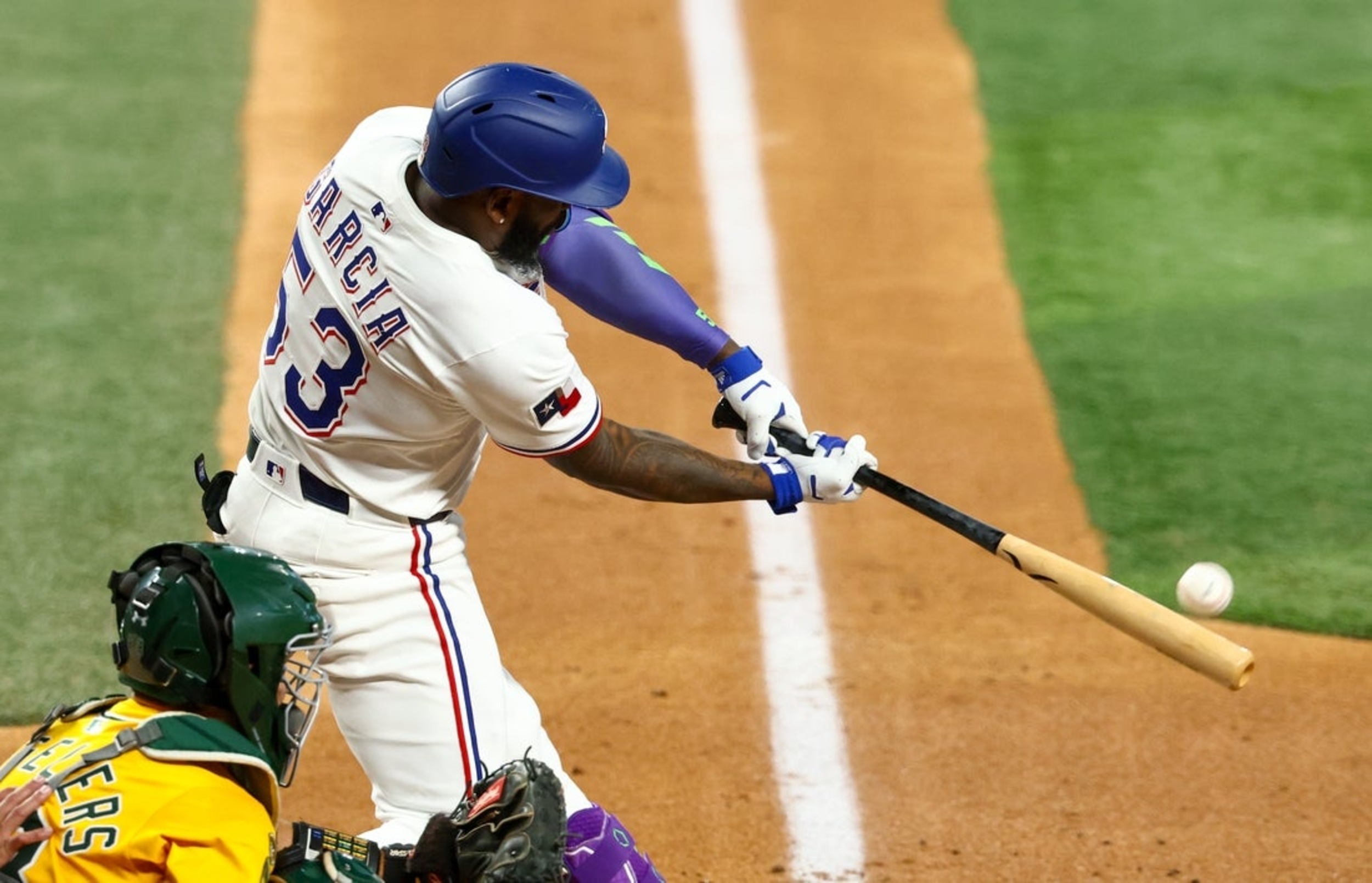 Seager’s Walk-Off Homer Powers Rangers’ Victory Over Athletics