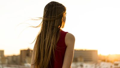 16 Toxic Phrases Parents Must Stop Saying to Their Firstborn Daughter