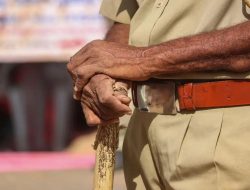 Navi Mumbai: 17.4 Lakh Gutka Seized from Tempo; One Arrested Navi Mumbai: 17.4 Lakh Gutka Seized from Tempo; One Arrested