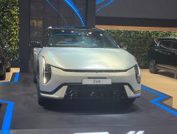 Kia EV4 Meluncur di Indonesia, Hadirkan Desain Futuristik dan Teknologi Terkini di GIIAS 2025 Kia EV4 Meluncur di Indonesia, Hadirkan Desain Futuristik dan Teknologi Terkini di GIIAS 2025