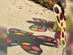 Mom’s Vibrant Toddler Craft Will Make You Say “Why Didn’t I Think Of That?” Mom’s Vibrant Toddler Craft Will Make You Say “Why Didn’t I Think Of That?”