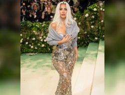Kim Kardashian’s Shocking Instagram Transformation Kim Kardashian’s Shocking Instagram Transformation